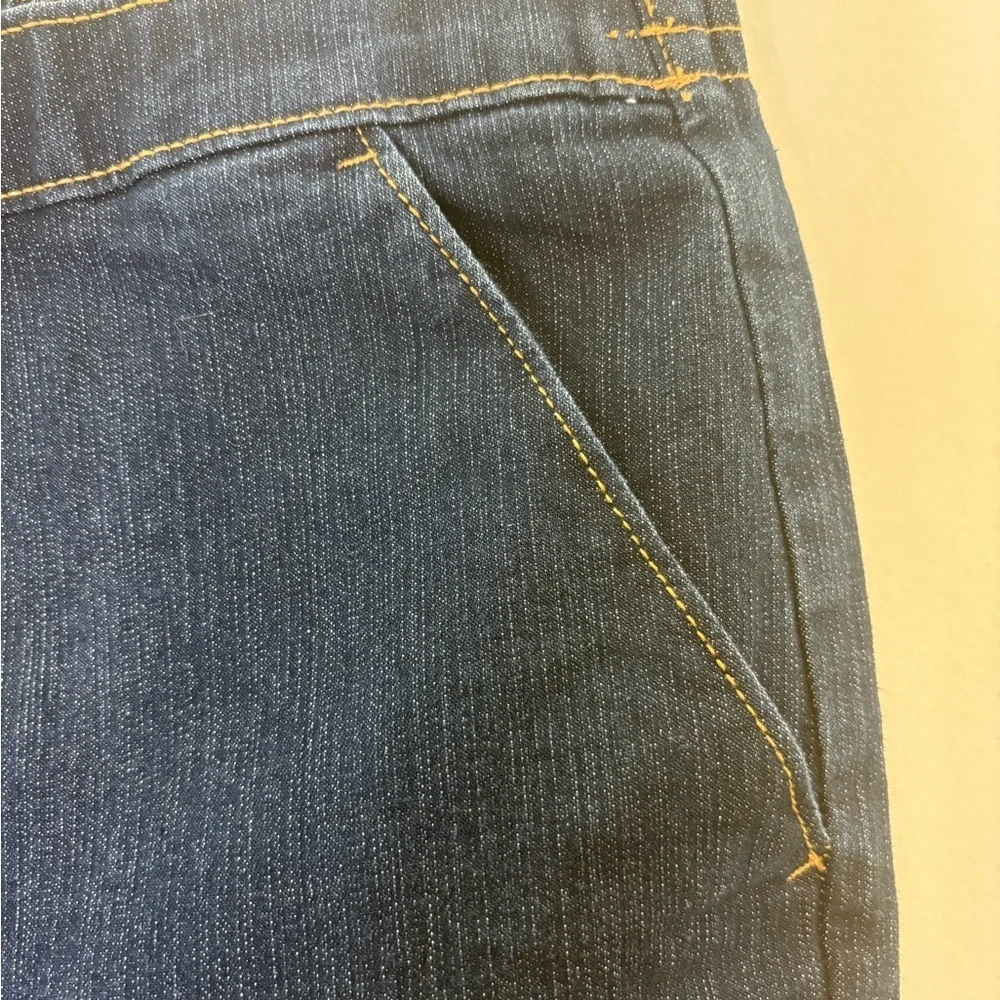 Laura Scott - Picture 9 of 14